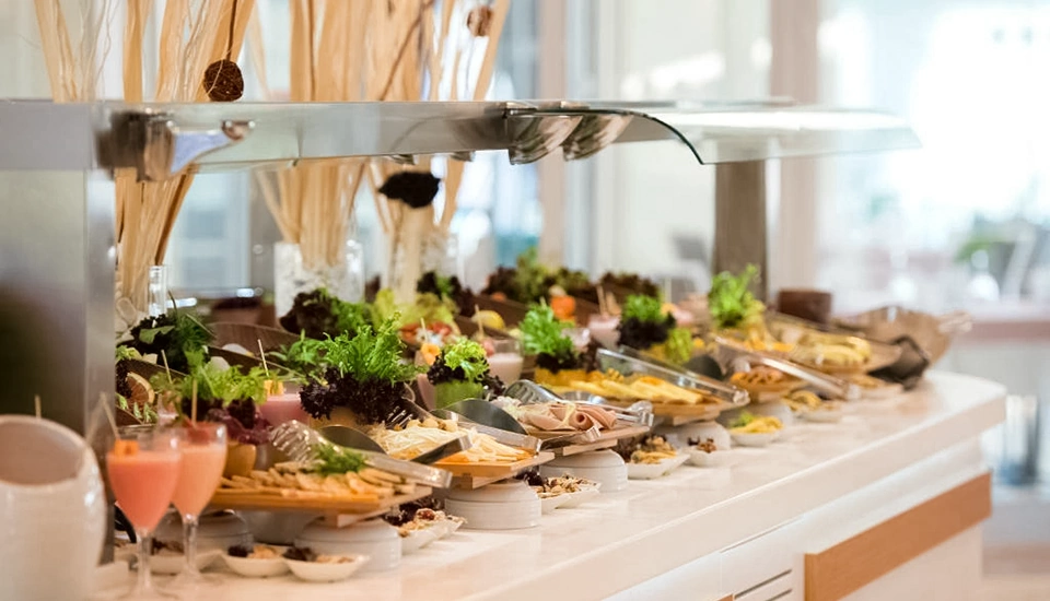 هتل فلورا گاردن افسوس کوش آداسی